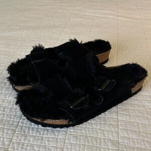 Birkenstock Arizona Shearling sz 9.5 40 Black Fuzzy Sandals with Buckles
